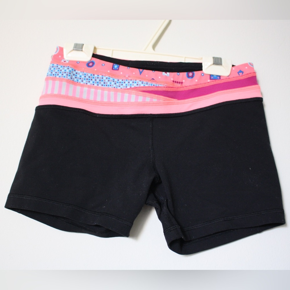 Ivivva Lululemon Kids size 10 Reversible Black Shorts with Patterned Waistband